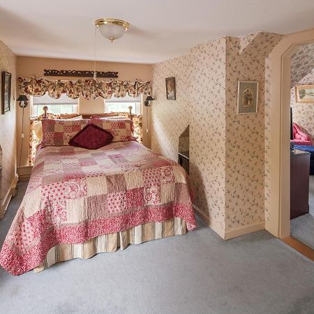 Augustus Bove House Bed & Breakfast Naples ภายนอก รูปภาพ